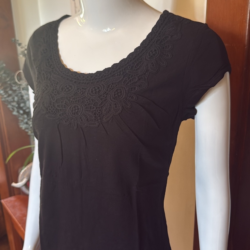 NWT northern reflections size small Elegant Black Women's Top